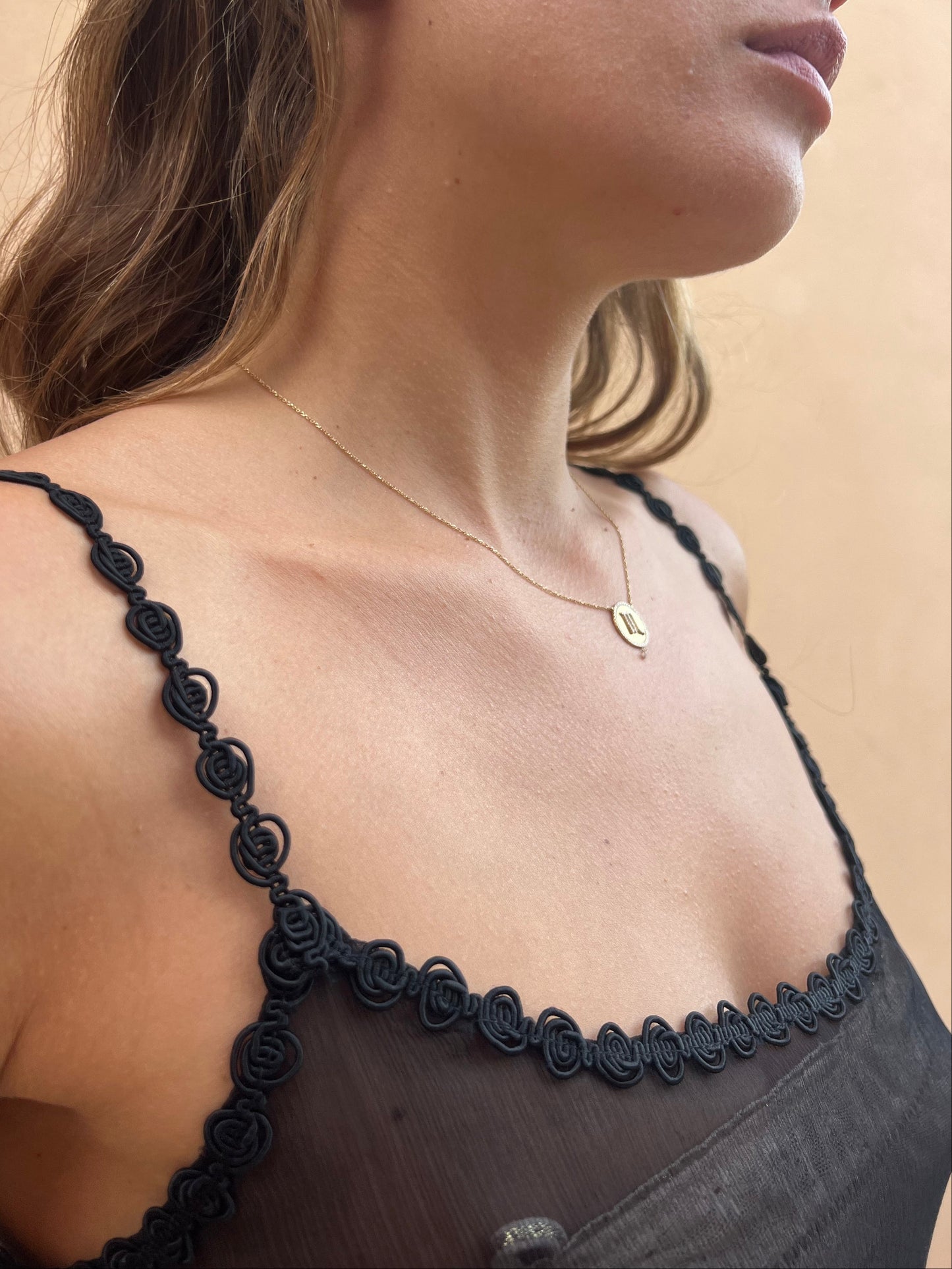 Isis Dress U-Neck