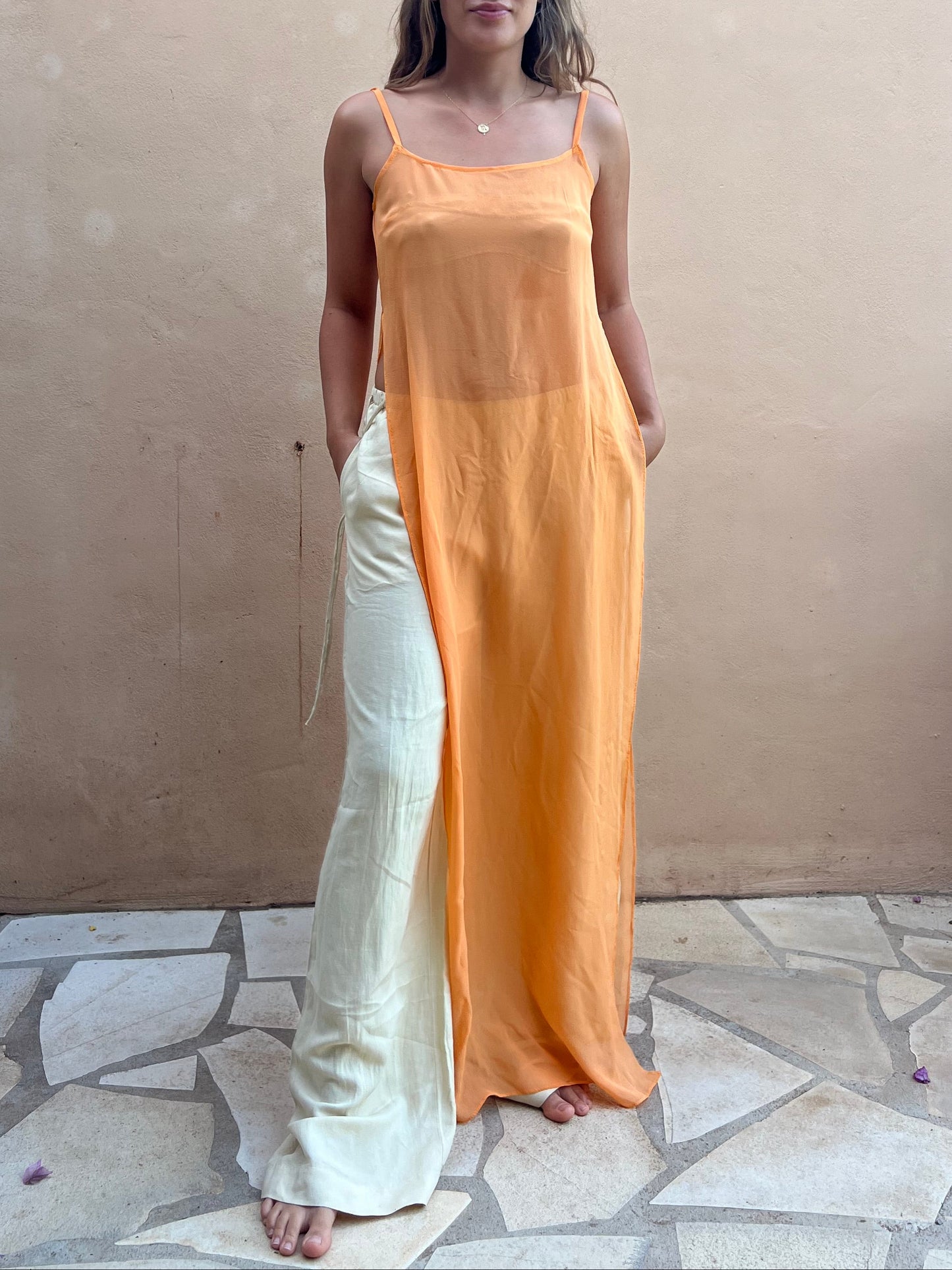 Isis Dress U-Neck