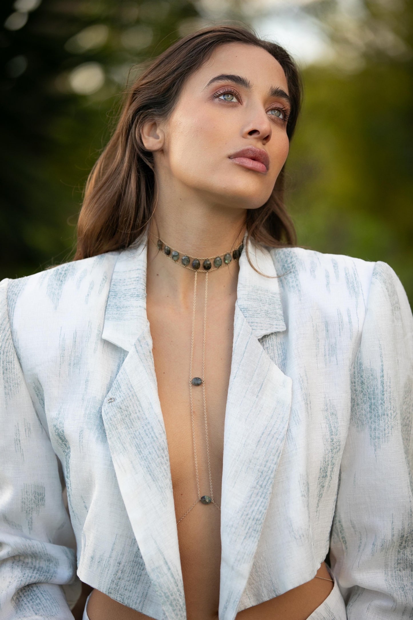 Athena set in linen